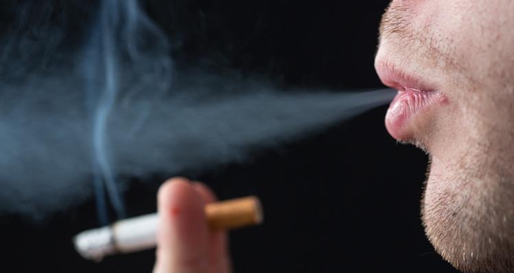 Kilkanaście lub więcej papierosów wypala po diagnozie 46% pacjentów onkologicznych i 61% pacjentów kardiologicznych