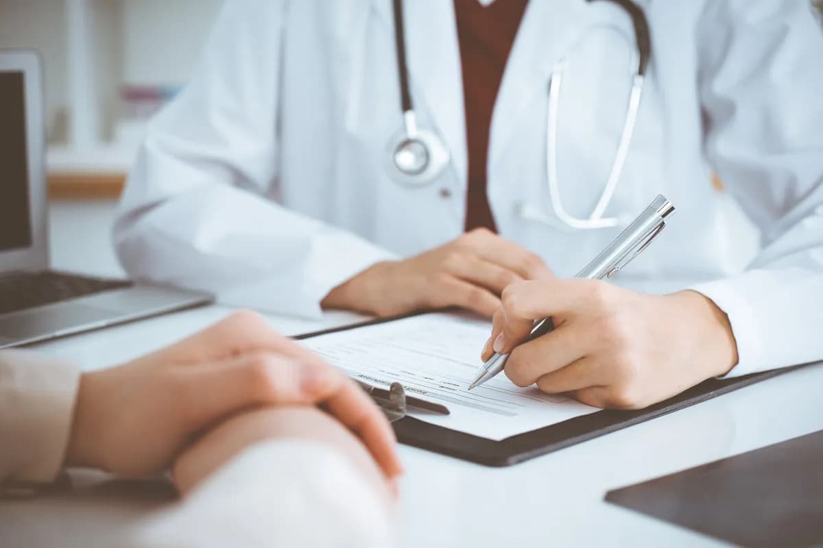 Ile NFZ płaci za wizytę u lekarza? Zaskakujące szczegóły finansowania