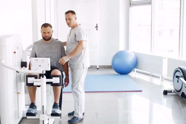 Jak długo jest ważne skierowanie na rehabilitację? Uniknij problemów!