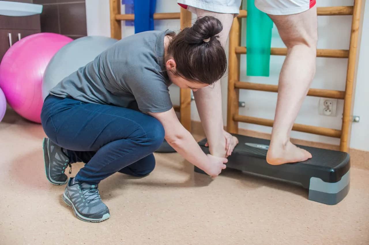 Co jest potrzebne na rehabilitację? Kluczowe dokumenty i rzeczy do zabrania