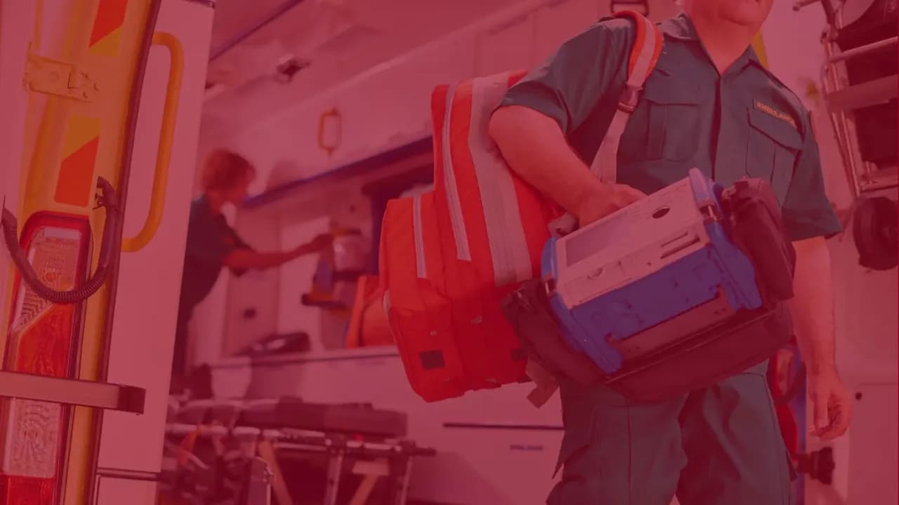 Jak zostać ratownikiem medycznym: kluczowe kroki i wymagania