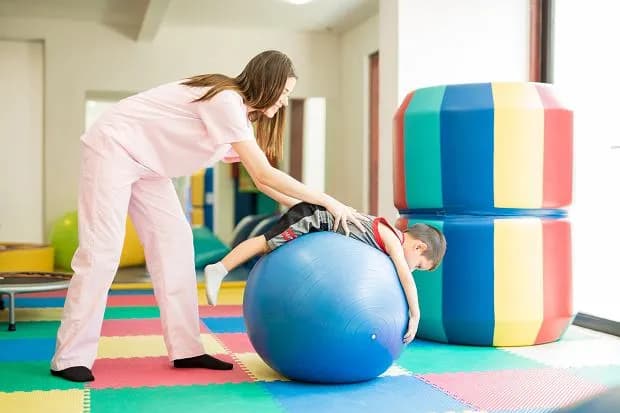 Co to jest rehabilitacja? Poznaj jej znaczenie i rodzaje działań