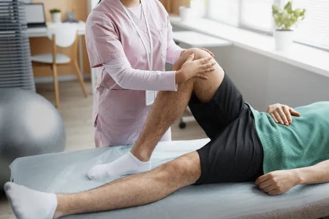 Kto kieruje na rehabilitację? Sprawdź, jak uzyskać skierowanie