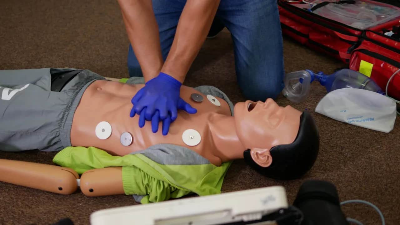 Jak długo ważne jest szkolenie z pierwszej pomocy i co grozi po upływie terminu?