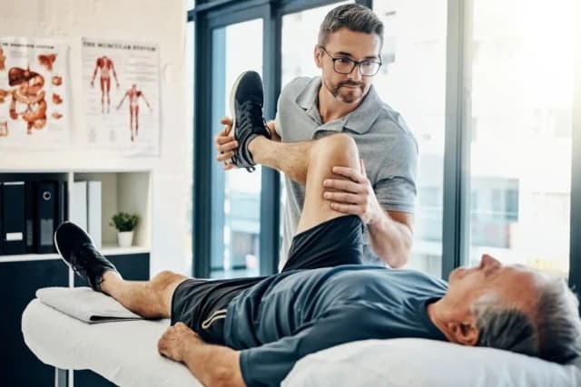 Gdzie najszybciej rehabilitacja NFZ Kłobuck? Sprawdź dostępne terminy