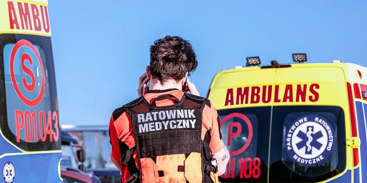 Ile zarabia ratownik medyczny netto? Zaskakujące różnice w pensjach