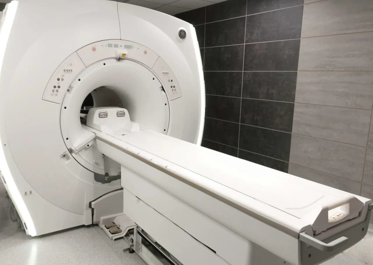 Gdzie rezonans na NFZ? Sprawdź dostępne placówki i terminy